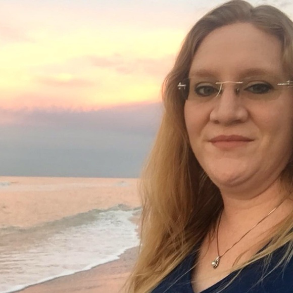 Meet your Posher, Julie - Picture 4 of 5